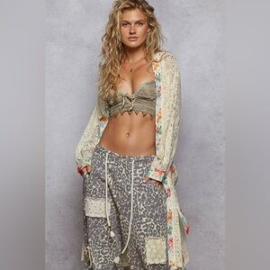 NWT POL Boho Moon Lace Kimono in Cream with Floral Trim